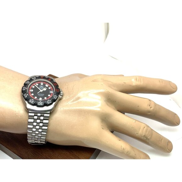 Tag Heuer Unisex Watch WA1214 Professional Swiss Quartz Red Black Dial 34mm - Picture 3 of 14